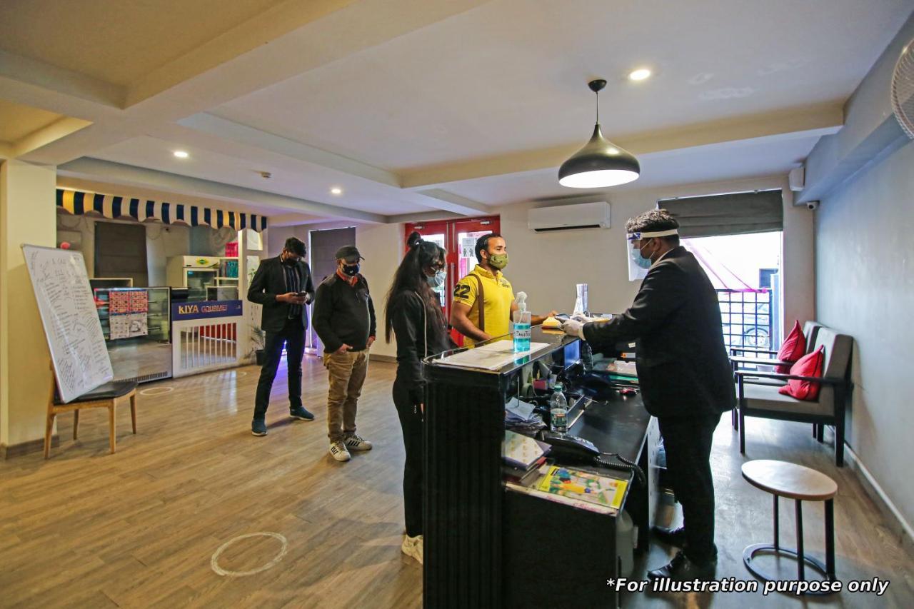 Townhouse Oak Hotel Vaibhav Surat Esterno foto